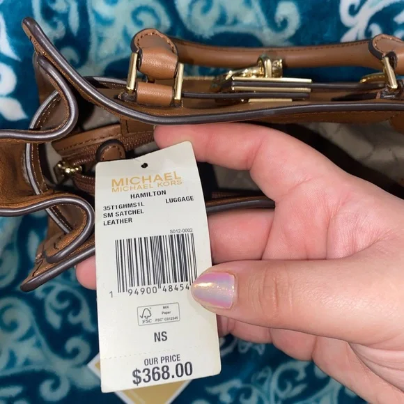 Michael Kors Hamilton Handbag. - Picture 5 of 8